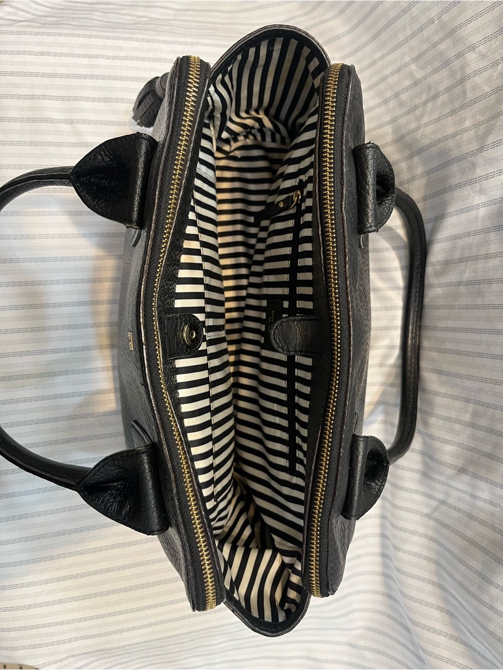 kate spade Black Pebbled Leather Purse Gold Hardware - Picture 6 of 7